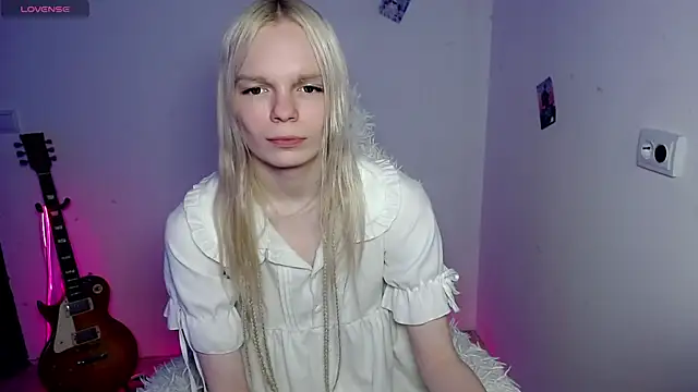 Snapshot of Emily_Nyaffee chatting on 01-15-26, 10:20 Emily Nyaffee online show from 01-15-26, 10:20