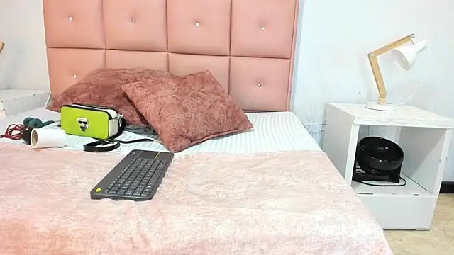 lhiamfit online show from 11-09-25, 05:06