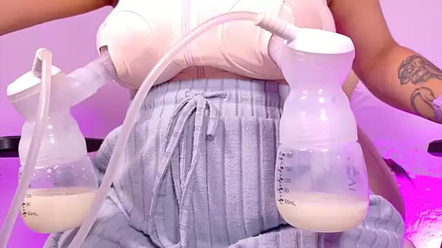 Snapshot of emma_rouse69 chatting on 09-10-25, 02:06 emma rouse69 online show from 09-10-25, 02:06