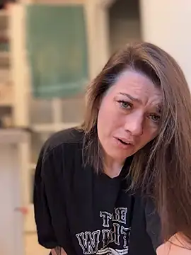 LadyLena1 online show from 02-07-25, 06:24