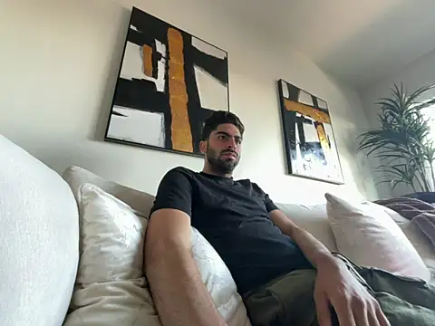 Snapshot of Carlos-195- chatting on 09-19-25, 01:45 Carlos-195- online show from 09-19-25, 01:45