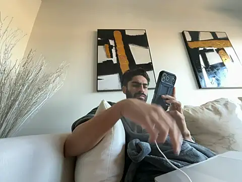 Snapshot of Carlos-195- chatting on 10-06-25, 02:58 Carlos-195- online show from 10-06-25, 02:58