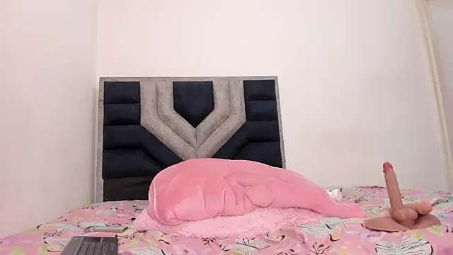 TiiffanyEvans1 online show from 02-14-26, 03:53