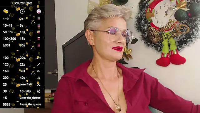 Snapshot of scarlett_paris22 chatting on 12-30-24, 11:17 scarlett paris22 online show from 12-30-24, 11:17