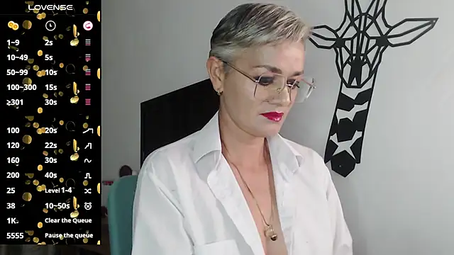 Snapshot of scarlett_paris22 chatting on 01-15-25, 11:40 scarlett paris22 online show from 01-15-25, 11:40