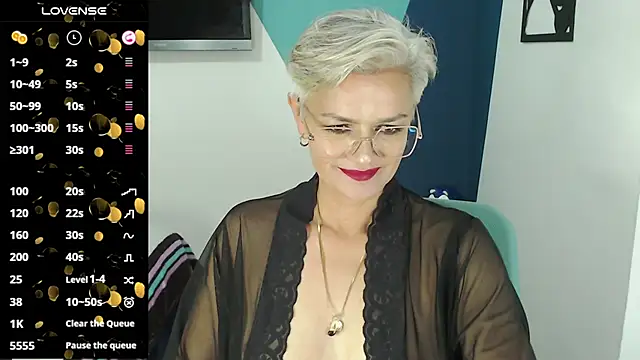 Snapshot of scarlett_paris22 chatting on 03-06-25, 02:30 scarlett paris22 online show from 03-06-25, 02:30