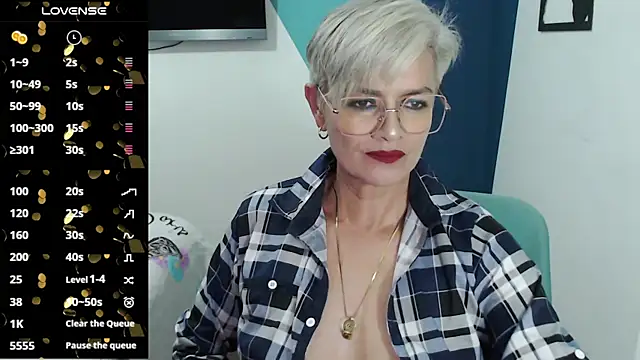 Snapshot of scarlett_paris22 chatting on 03-11-25, 12:00 scarlett paris22 online show from 03-11-25, 12:00