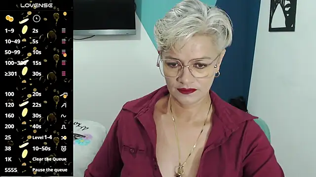 Snapshot of scarlett_paris22 chatting on 03-19-25, 11:36 scarlett paris22 online show from 03-19-25, 11:36