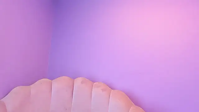 Snapshot of Shanelle__ chatting on 10-07-25, 12:57 Shanelle online show from 10-07-25, 12:57