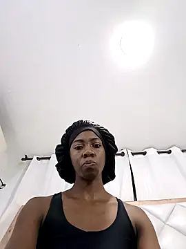 Snapshot of Shanelle__ chatting on 11-11-25, 01:11 Shanelle online show from 11-11-25, 01:11