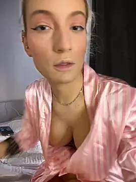 Ella Charm online show from 10-22-25, 04:29