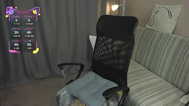 Snapshot of Alice_hailey_ chatting on 10-26-25, 04:02 Alice hailey  online show from 10-26-25, 04:02