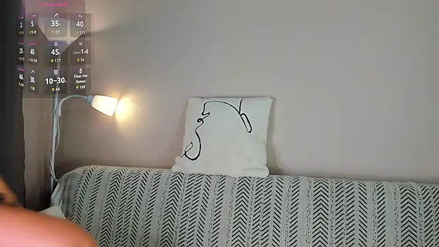 Snapshot of Alice_hailey_ chatting on 11-03-25, 02:40 Alice hailey  online show from 11-03-25, 02:40