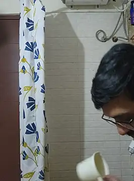 Snapshot of surfer_fun29 chatting on 12-15-24, 11:23 surfer fun29 online show from 12-15-24, 11:23