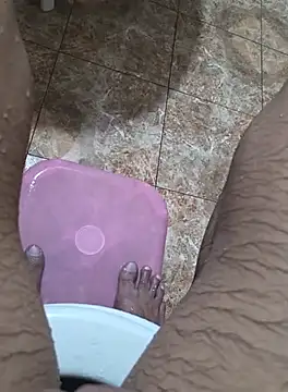 Snapshot of surfer_fun29 chatting on 10-20-25, 04:24 surfer fun29 online show from 10-20-25, 04:24