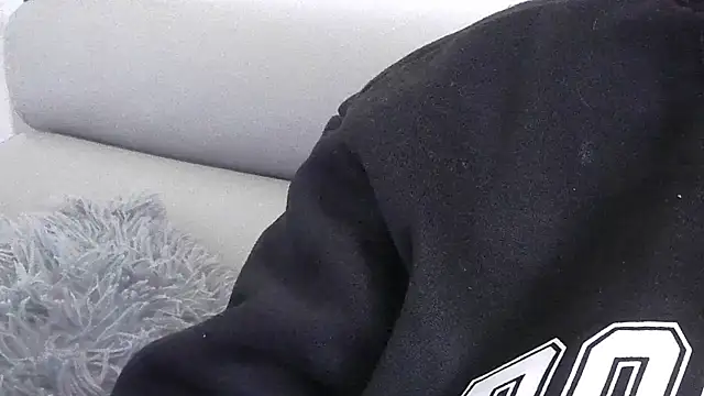 sarametisse26 online show from 01-15-25, 01:31