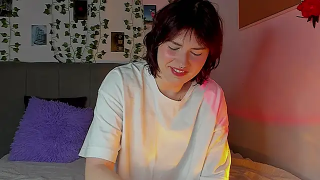 Snapshot of miss_Lizzy chatting on 12-14-24, 01:17 miss Lizzy online show from 12-14-24, 01:17