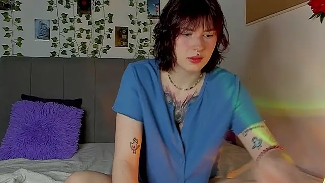 Snapshot of miss_Lizzy chatting on 12-21-24, 01:15 miss Lizzy online show from 12-21-24, 01:15