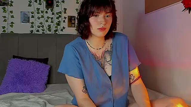 Snapshot of miss_Lizzy chatting on 12-21-24, 04:19 miss Lizzy online show from 12-21-24, 04:19