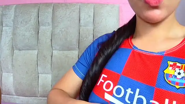 Snapshot of candymia68 chatting on 03-07-25, 02:46 candymia68 online show from 03-07-25, 02:46