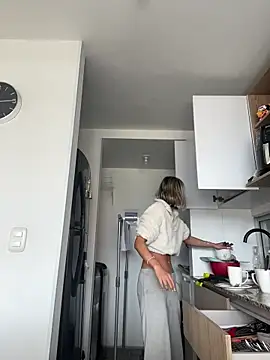 Ameellie online show from 11-19-25, 03:56