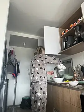 Ameellie online show from 11-26-25, 03:24