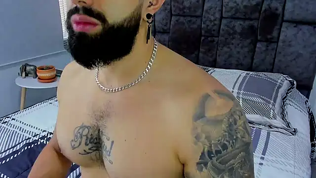 Snapshot of Zack_Froone chatting on 01-27-25, 02:35 Zack Froone online show from 01-27-25, 02:35