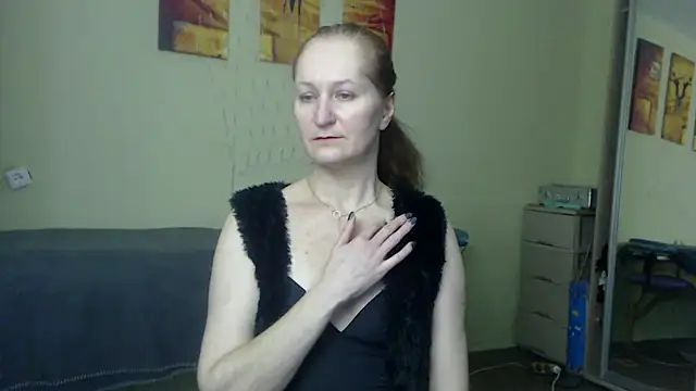 AmellyGrand online show from 01-16-25, 05:44