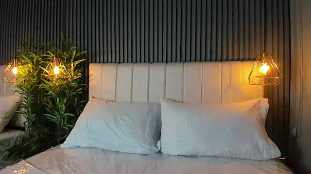 SaraRiley online show from 11-14-25, 10:40