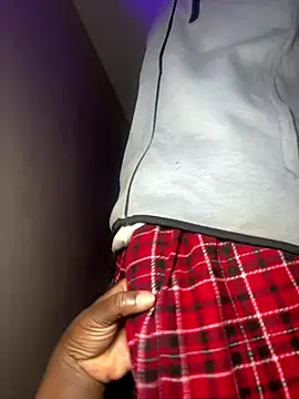 Snapshot of skiihot chatting on 09-27-25, 07:52 skiihot online show from 09-27-25, 07:52