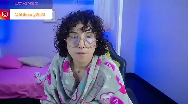Snapshot of little__amy_ chatting on 01-02-25, 07:23 little  amy  online show from 01-02-25, 07:23