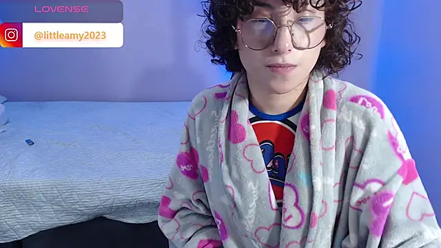 Snapshot of little__amy_ chatting on 01-27-25, 08:39 little  amy  online show from 01-27-25, 08:39