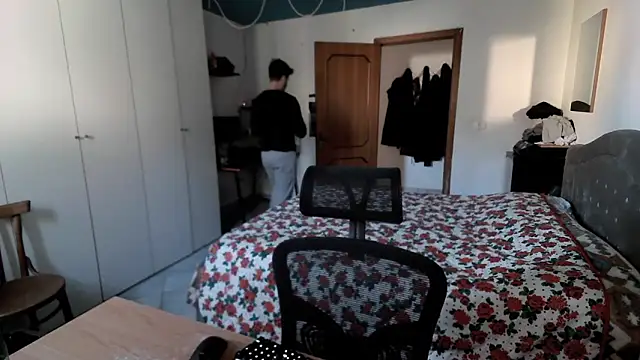 Alexox02 online show from 01-04-25, 10:38