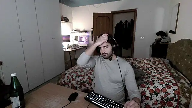 Alexox02 online show from 01-04-25, 05:47