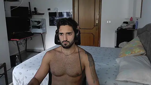 Alexox02 online show from 09-30-25, 04:12