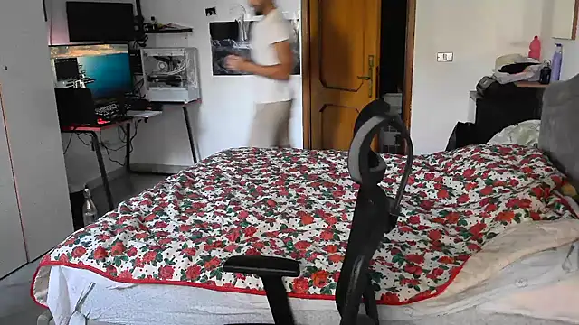 Alexox02 online show from 10-15-25, 03:23