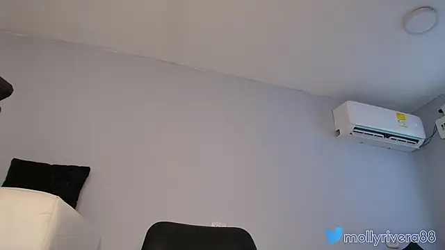 Snapshot of mollyrivera chatting on 09-08-25, 09:47 mollyrivera online show from 09-08-25, 09:47