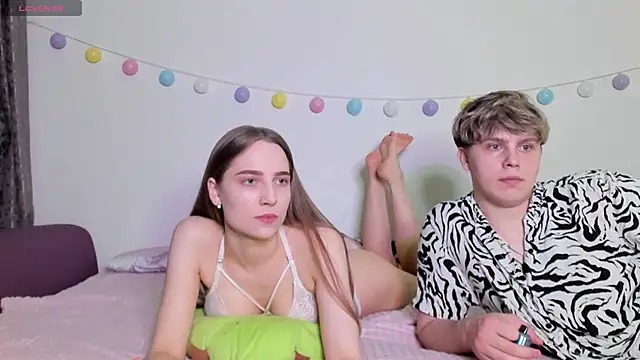 Emily and Ilumi online show from 12-18-24, 07:52