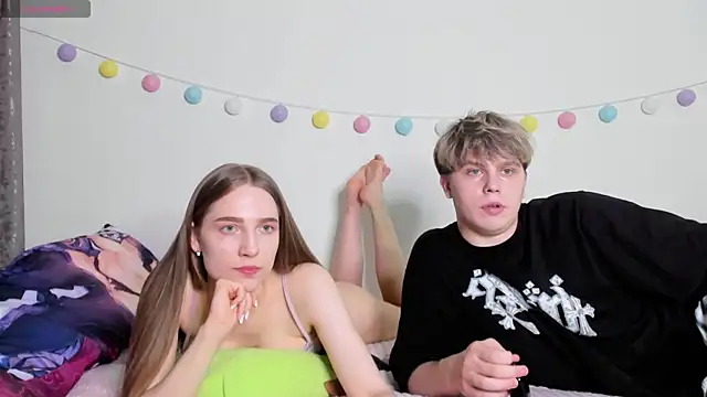 Emily and Ilumi online show from 12-21-24, 08:21