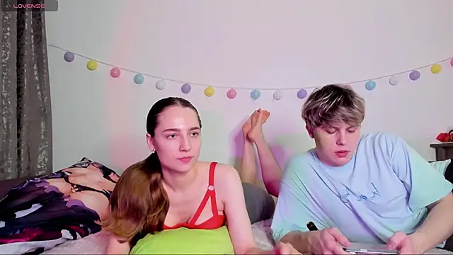 Emily and Ilumi online show from 12-26-24, 12:25