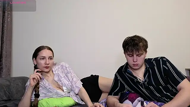 Emily and Ilumi online show from 12-04-25, 05:43