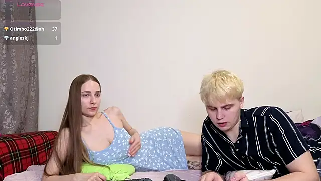 Emily and Ilumi online show from 01-18-26, 07:39