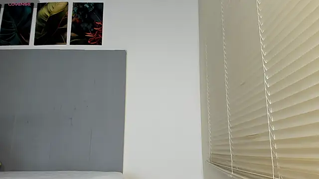 Snapshot of _Molly_rosse_ chatting on 10-31-25, 11:55 Molly rosse online show from 10-31-25, 11:55