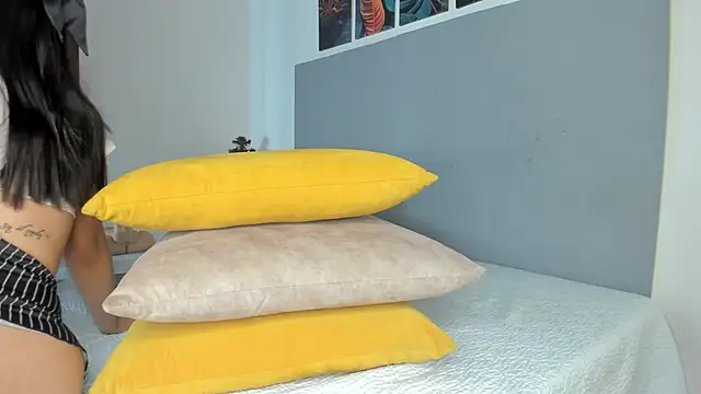 Snapshot of _Molly_rosse_ chatting on 11-25-25, 01:00 Molly rosse online show from 11-25-25, 01:00