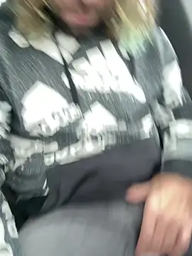 Snapshot of 4kUsh2Fashion0 chatting on 12-16-24, 03:43 4kUsh2Fashion0 online show from 12-16-24, 03:43