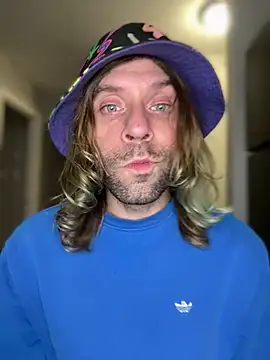 Snapshot of 4kUsh2Fashion0 chatting on 12-23-24, 12:35 4kUsh2Fashion0 online show from 12-23-24, 12:35