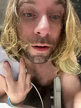 Snapshot of 4kUsh2Fashion0 chatting on 01-20-25, 11:56 4kUsh2Fashion0 online show from 01-20-25, 11:56