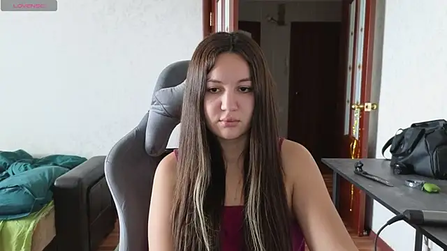 Nelly Fischer online show from 03-06-25, 07:57
