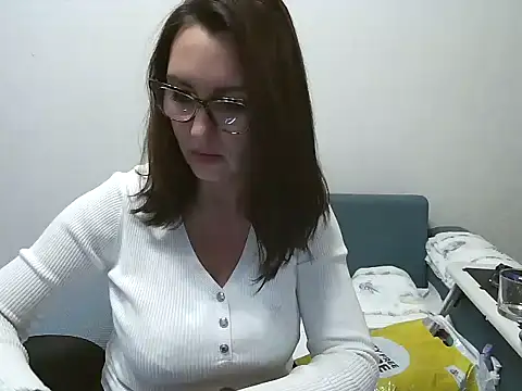 Ulyana72882 online show from 12-31-24, 09:28