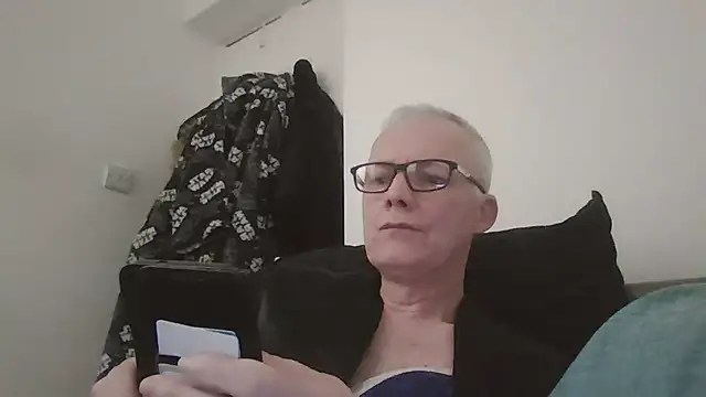 Snapshot of 1tam chatting on 11-30-25, 09:35 1tam online show from 11-30-25, 09:35